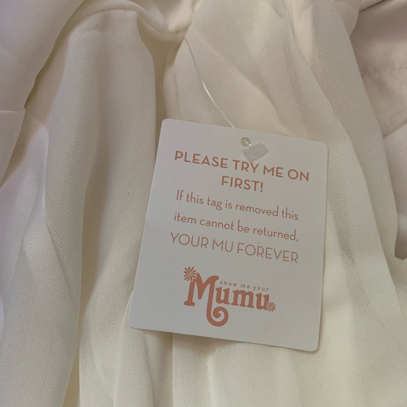 Show Me Your Mumu Godshaw Goddess Gown
Wedding Cake Chiffon Size: XS NWT - Picture 6 of 6